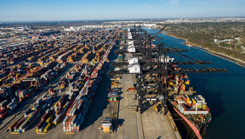 port-containers-cranes